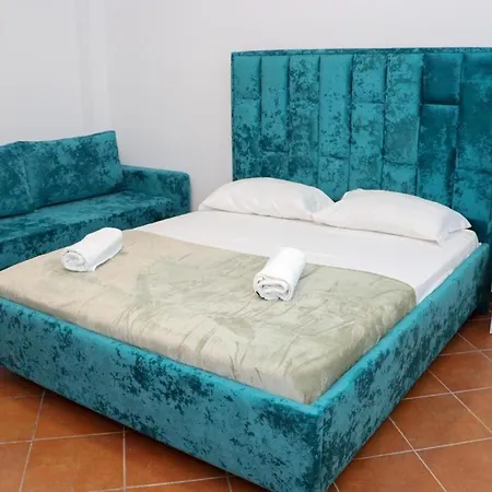 Hotel Kiki فندق