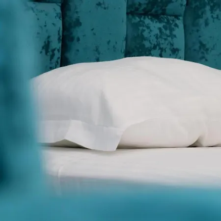 فندق Hotel Kiki 4*